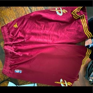 Cleveland Cavs Shorts, Kids XL (18/20)